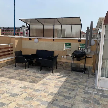 Appartement 2-bedroom, 1- Living With Folding Divan, With Swimming Pool And Terrace